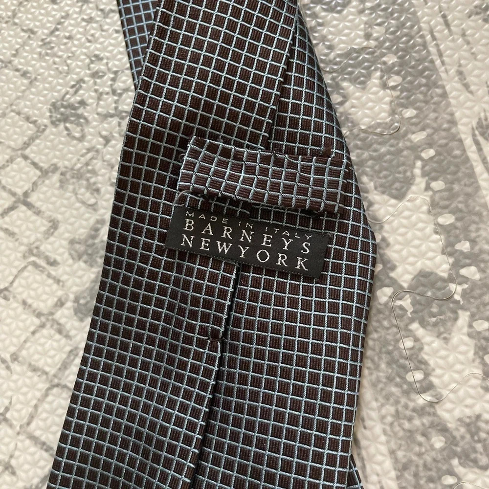 🌸clearance Barneys New York tie 100% silk - Picture 4 of 5